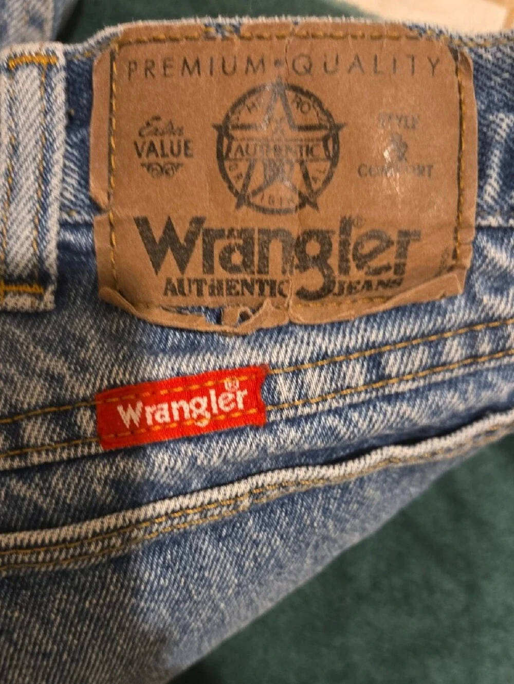 Wrangler Light Blue Relaxed Fit Men’s Jeans